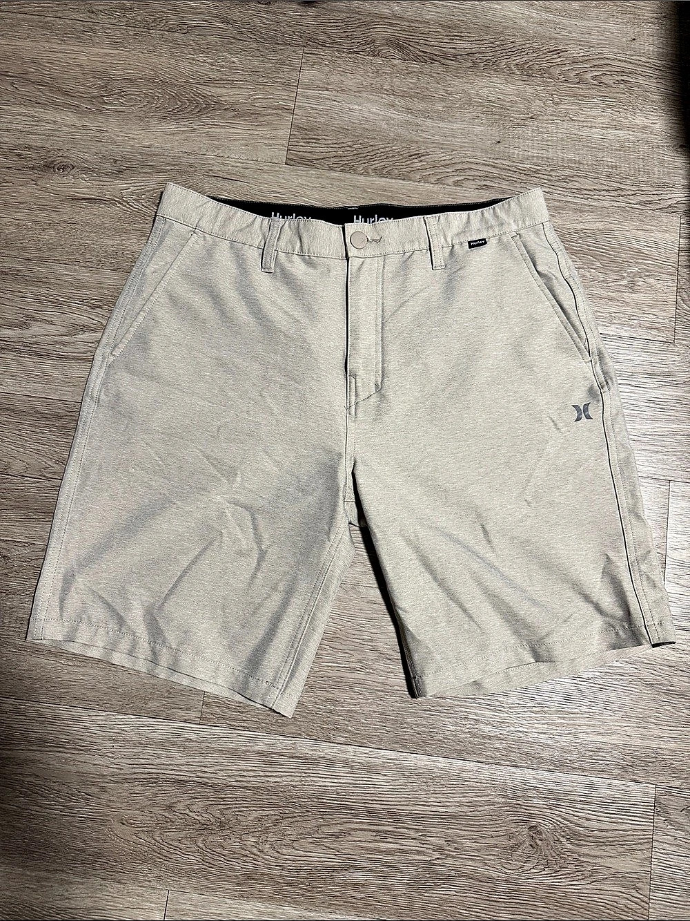 Hurley Men's Flat Front Shorts Beige Waist 32